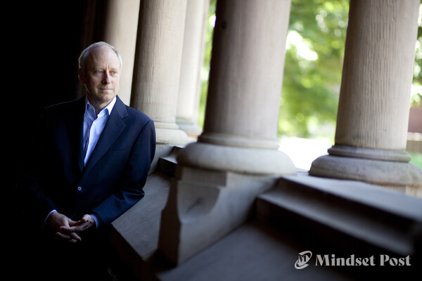 Michael Sandel. (사진 Stephanie Mitchell.)