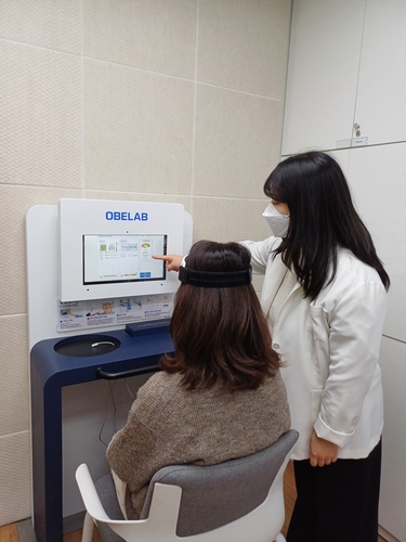 뇌 산소포화도 검사. (사진 서초구)